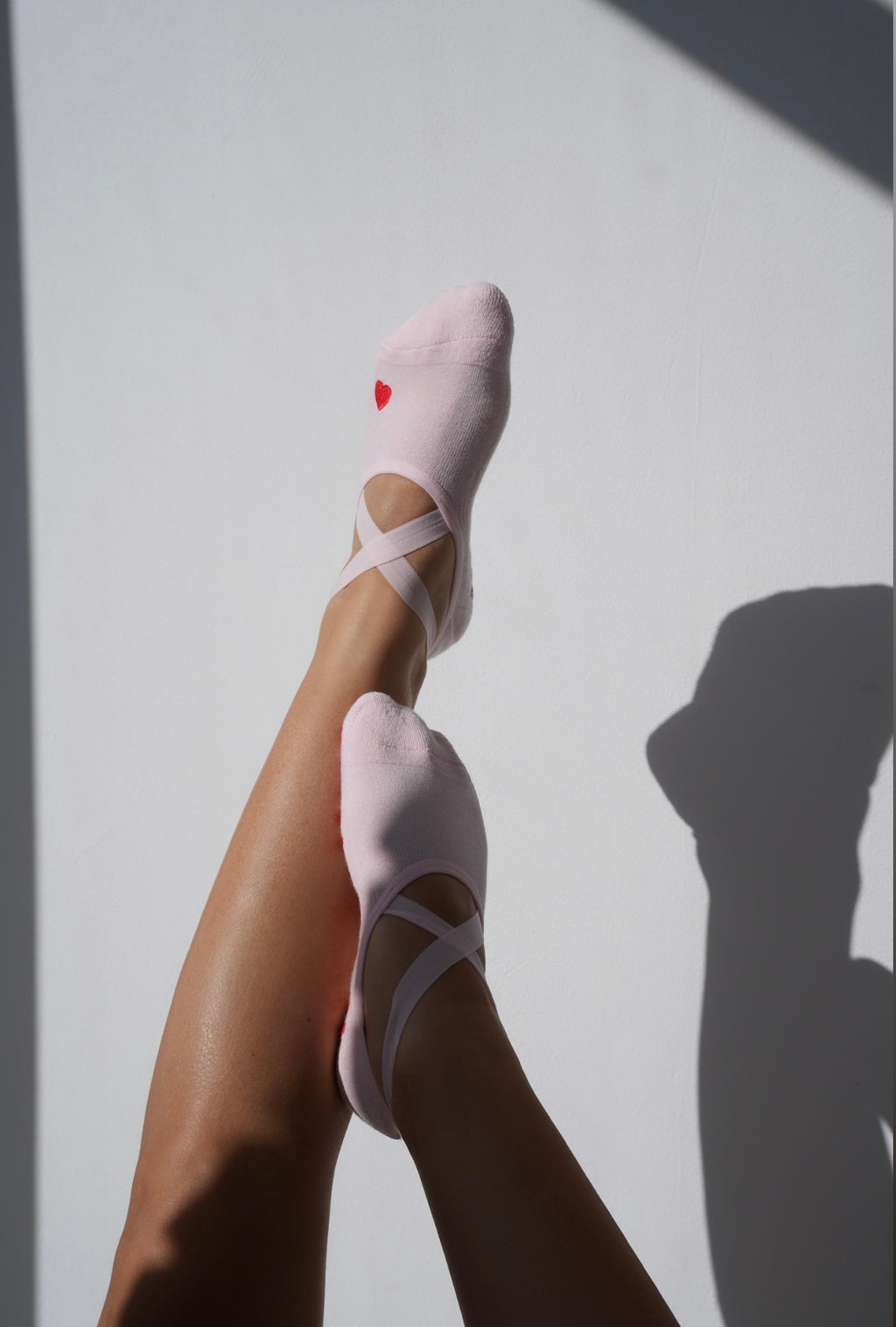 The Heart — Chaussettes Grip Pilates Cœur Brodé