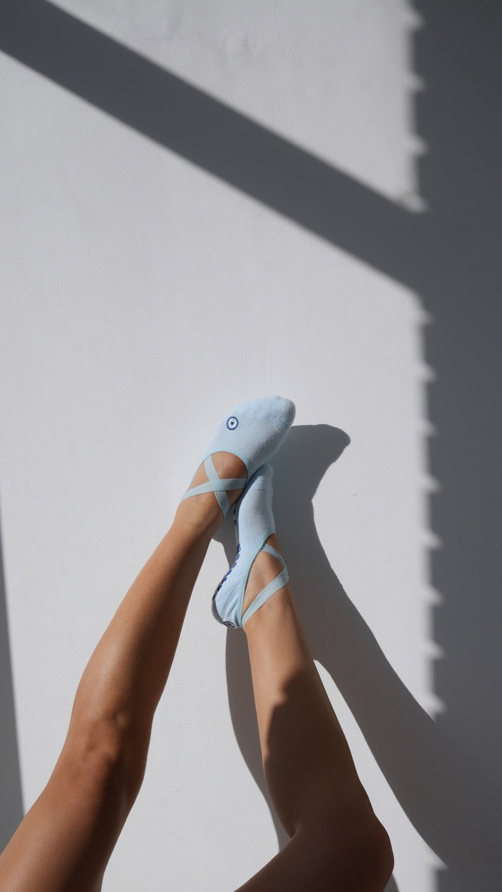 The Vision — Chaussettes Grip Pilates Evil Eye Brodé